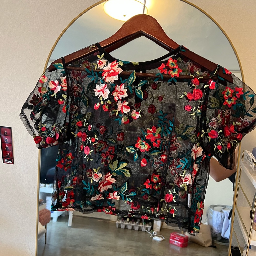 SHEIN Sheer Flowery Crop Top